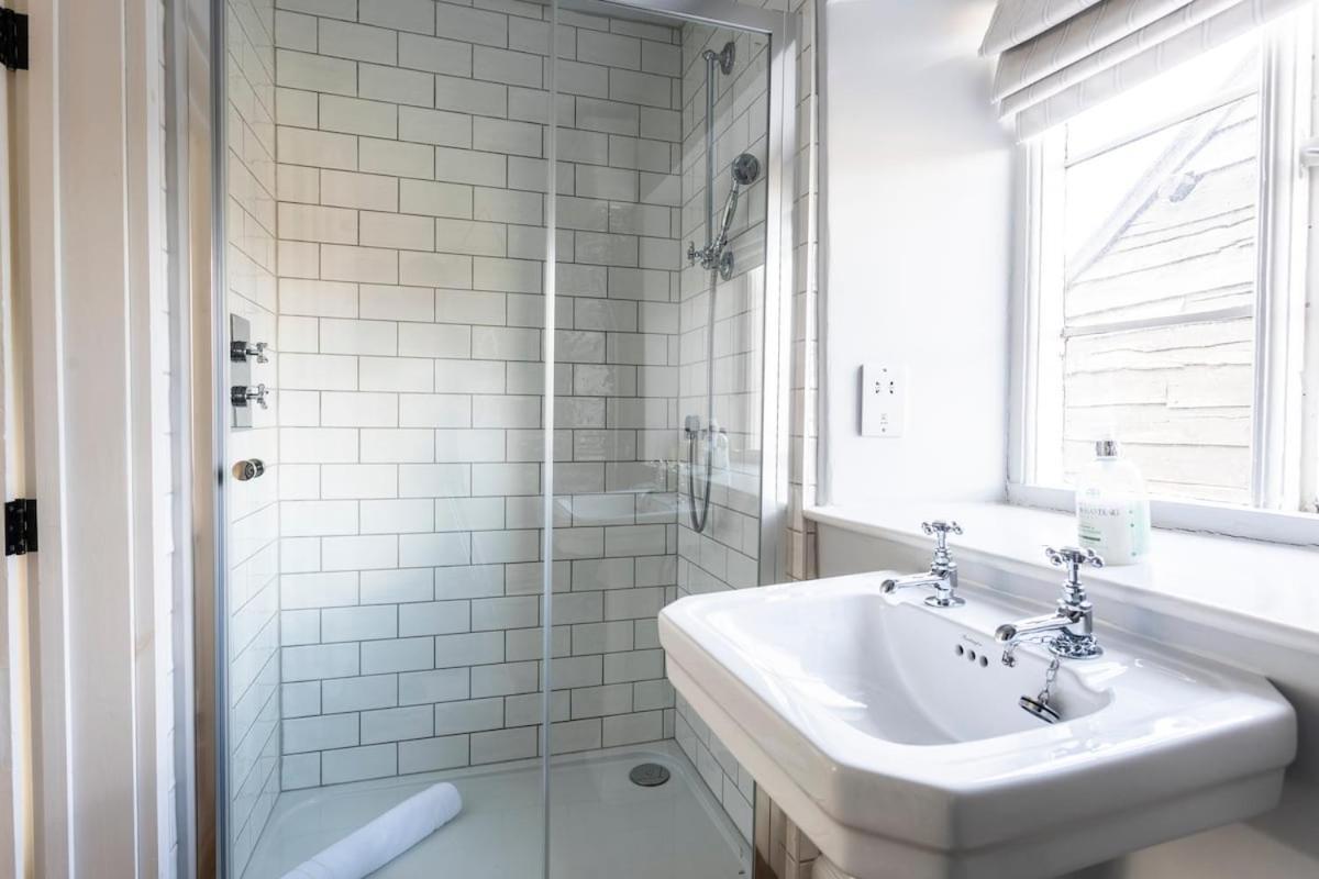 Beautiful Cotswold Farmhouse With Hot Tub مانشستر المظهر الخارجي الصورة