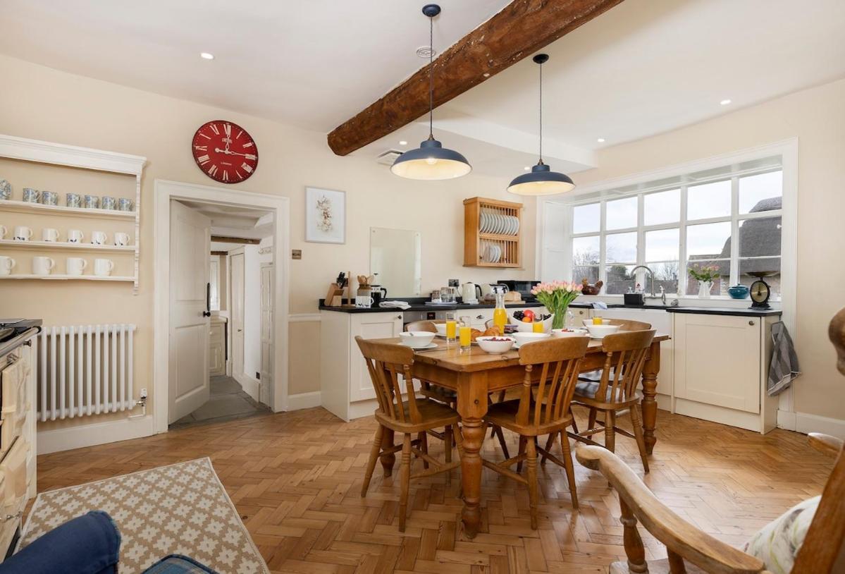 Beautiful Cotswold Farmhouse With Hot Tub مانشستر المظهر الخارجي الصورة
