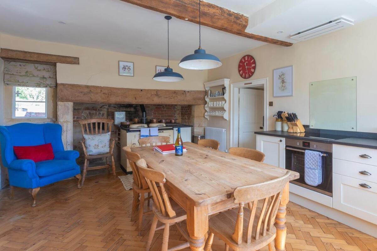 Beautiful Cotswold Farmhouse With Hot Tub مانشستر المظهر الخارجي الصورة