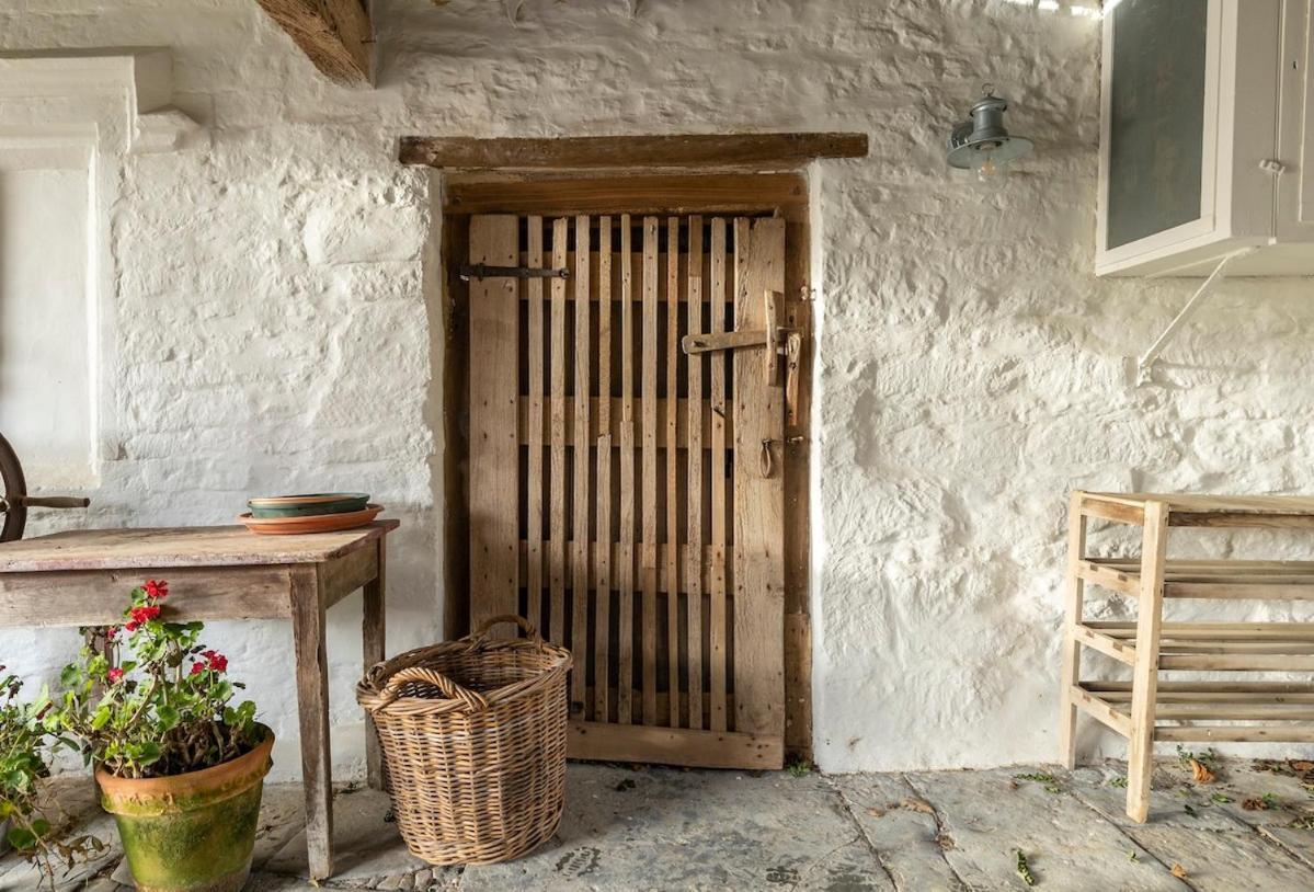 Beautiful Cotswold Farmhouse With Hot Tub مانشستر المظهر الخارجي الصورة